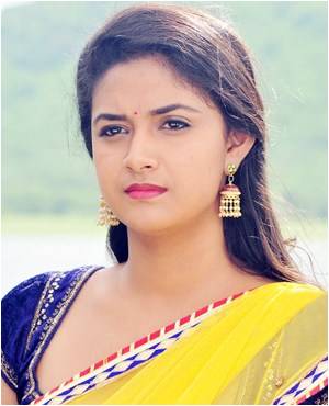 من هي بطلة فيلم Bairavaa
