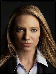 من هي بطلة مسلسل fringe