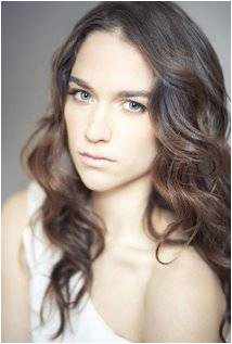 من هي بطلة مسلسل Wynonna Earp